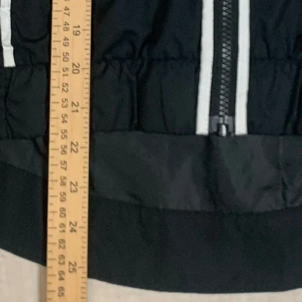 Nike Windrunner Jacket Womens Medium Black White Excellent Hooded Zip 883495